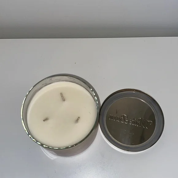 NEW! Market Peach Bath and Body Works Candle - Picture 2 of 3